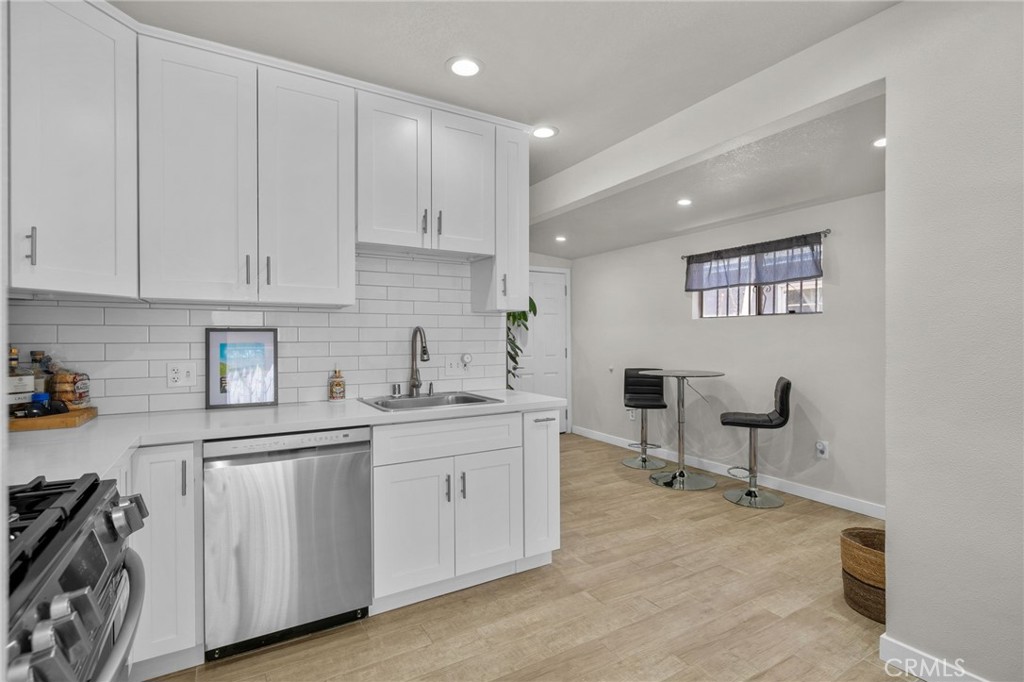 7941 Lemona Avenue Property Photo 4