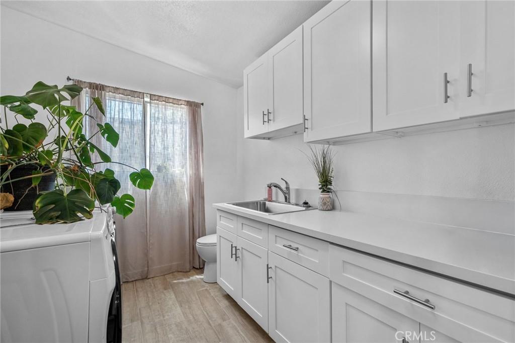 7941 Lemona Avenue Property Photo 12