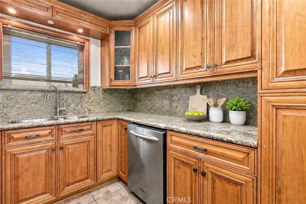 5354 N Fairvalley Property Photo 12
