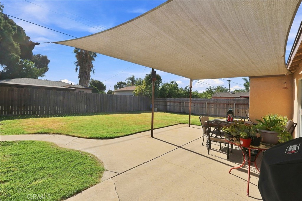 5354 N Fairvalley Property Photo 31