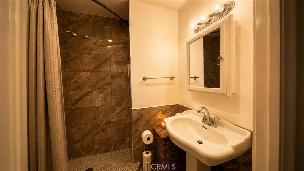 5349 Newcastle 34 Property Photo 36