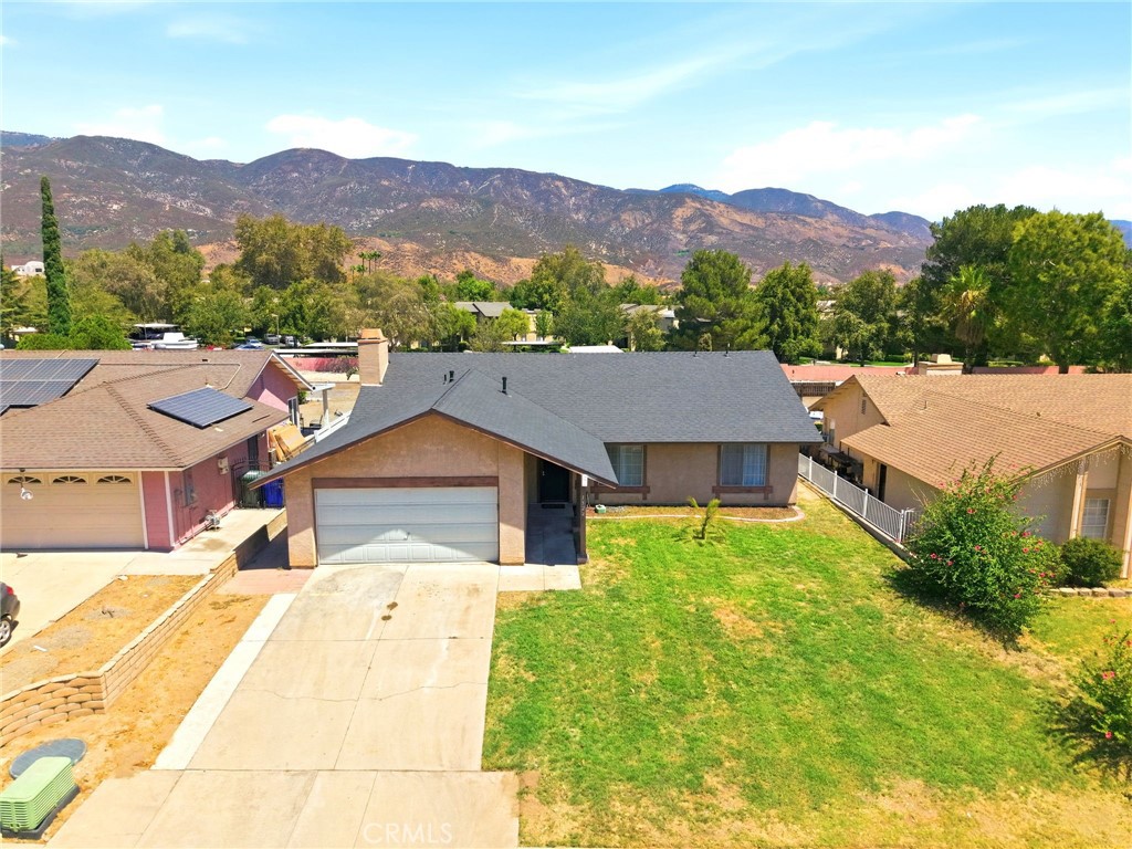 1522 Creekside Drive Property Photo 2
