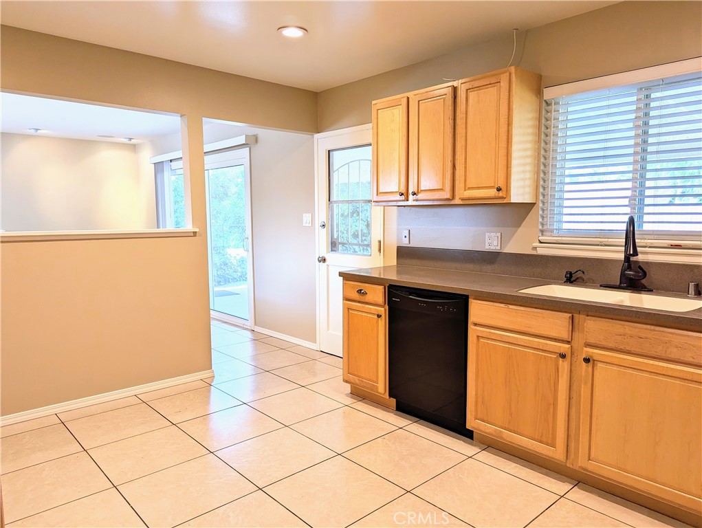 533 Esther Way Property Photo 10