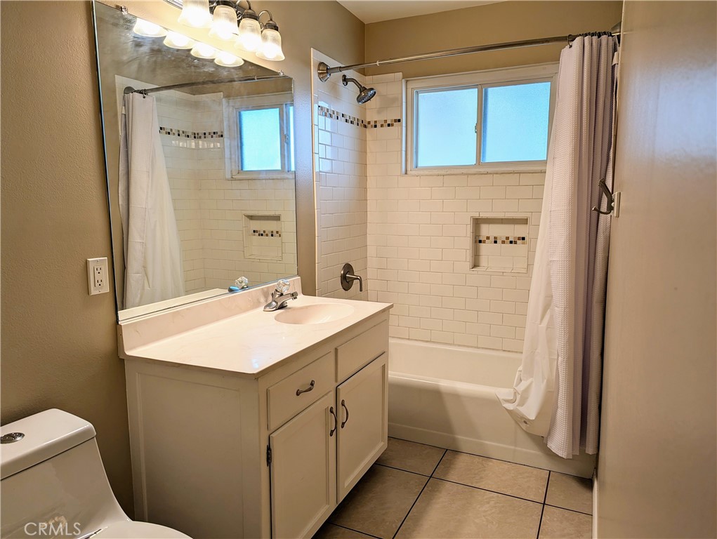 533 Esther Way Property Photo 14
