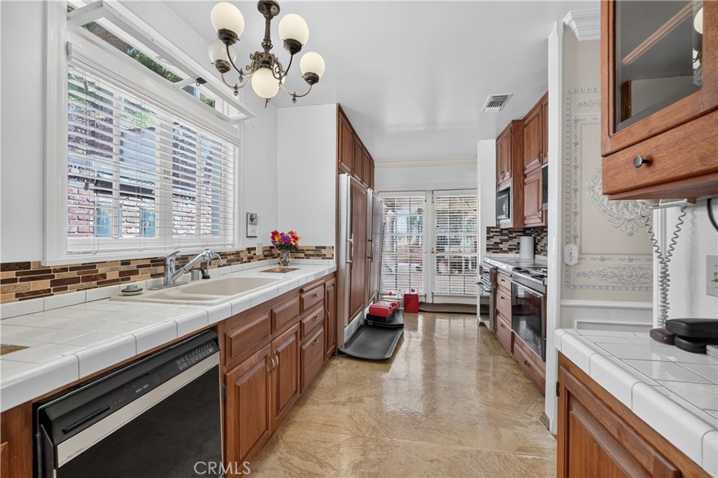 2418 S Buenos Aires Property Photo 16