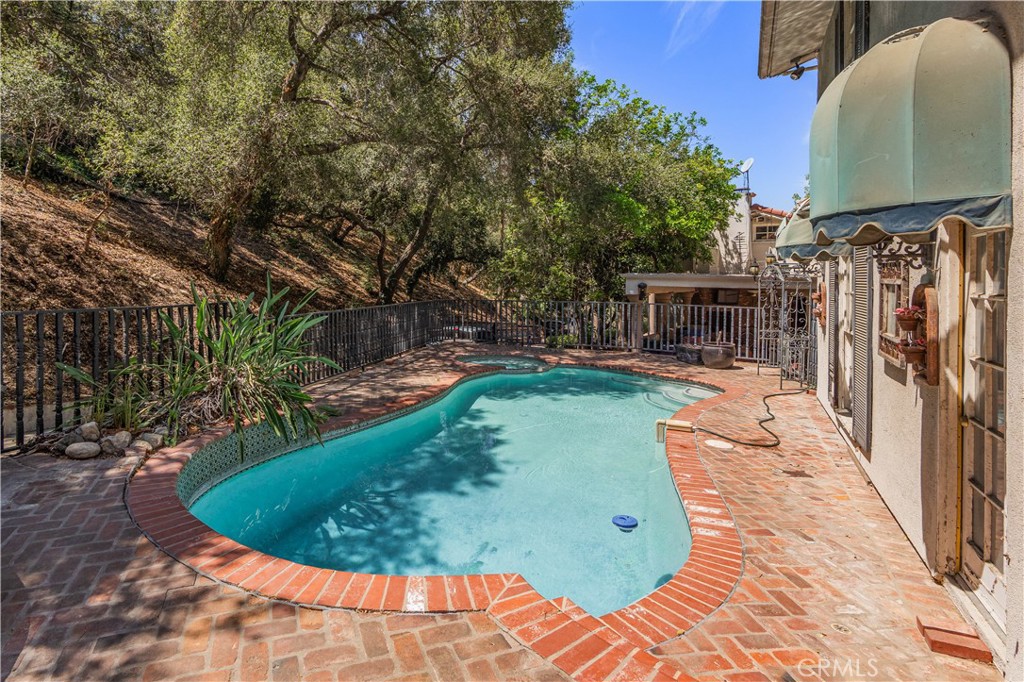 2418 S Buenos Aires Property Photo 41