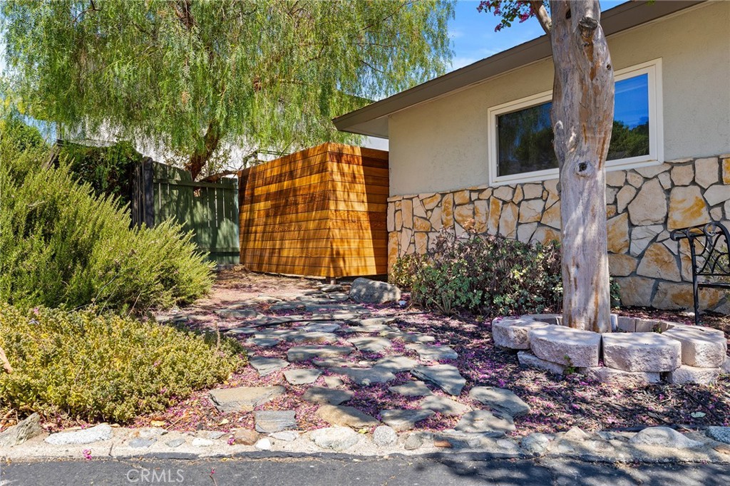 2468 Burt Street Property Photo 12