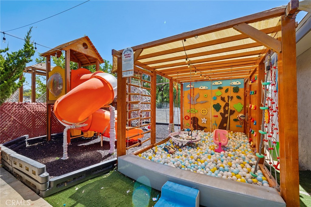 2468 Burt Street Property Photo 44