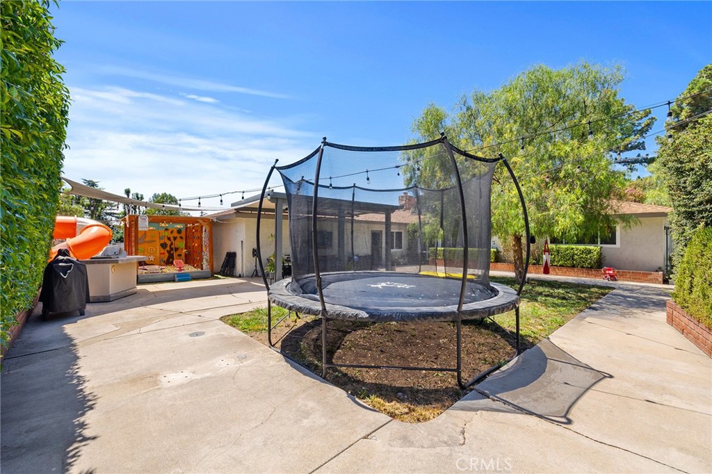 2468 Burt Street Property Photo 47