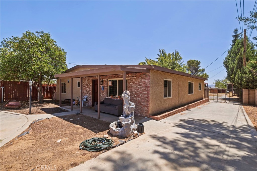 40041 Dutton Property Photo 1