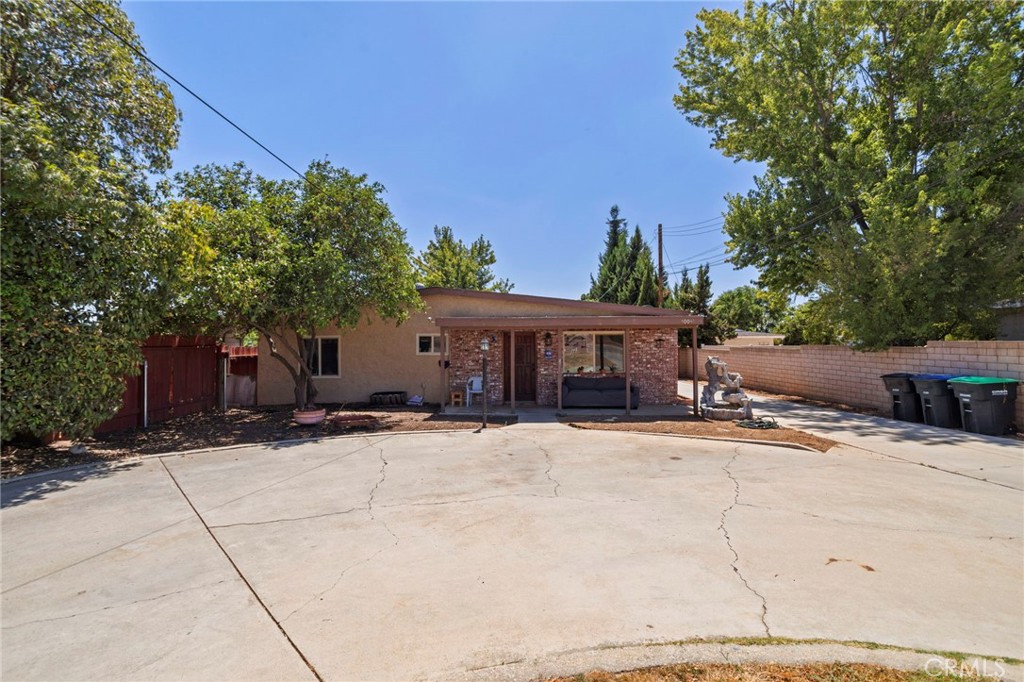 40041 Dutton Property Photo 3