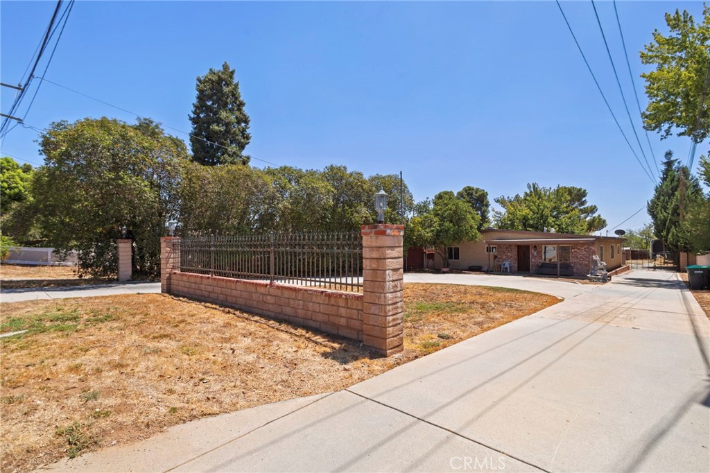 40041 Dutton Property Photo 4