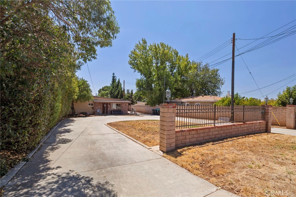 40041 Dutton Property Photo 4