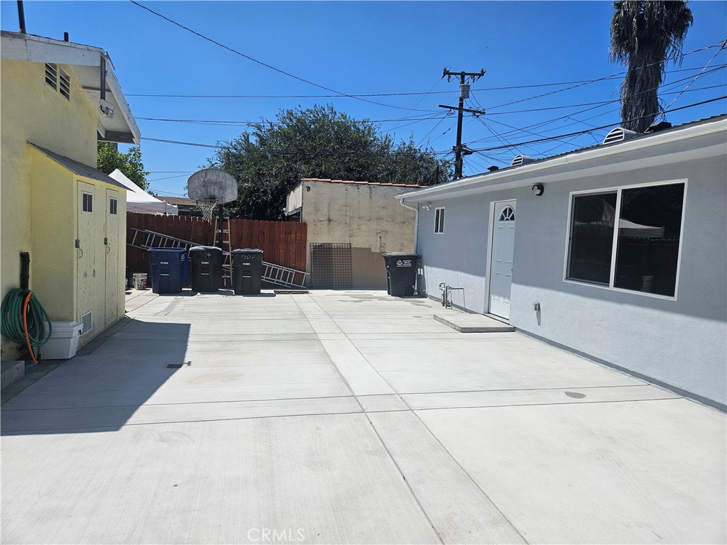 1307 S Woods A Property Photo 4