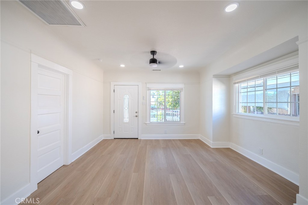 2627 Pomeroy Avenue Property Photo 6