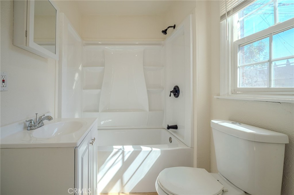 2627 Pomeroy Avenue Property Photo 18