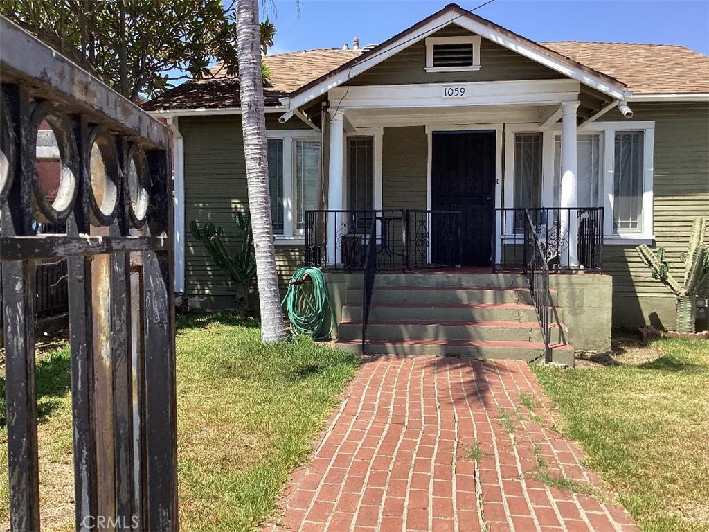 1059 Thornton Property Photo 1