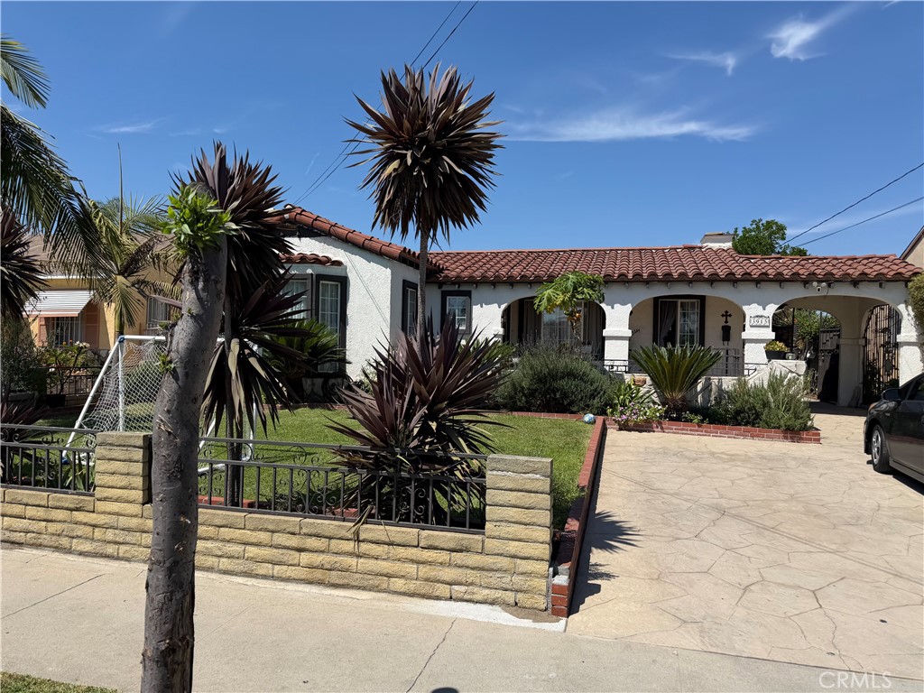 3915 Hill Property Photo 1