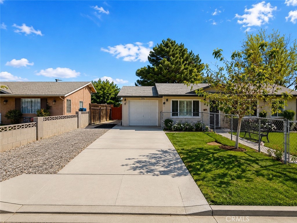 12664 Esther Property Photo 4