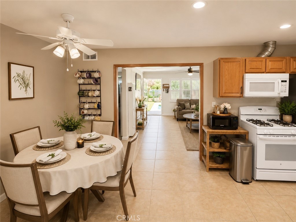 12664 Esther Property Photo 12