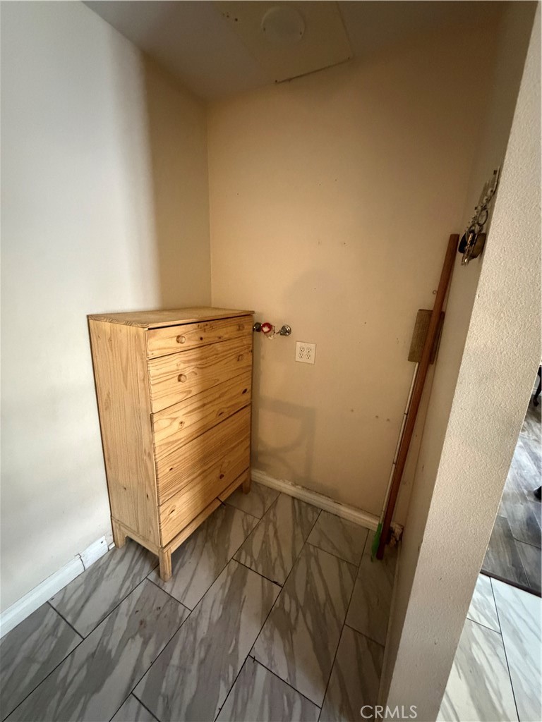 936 N Laurel Property Photo 30