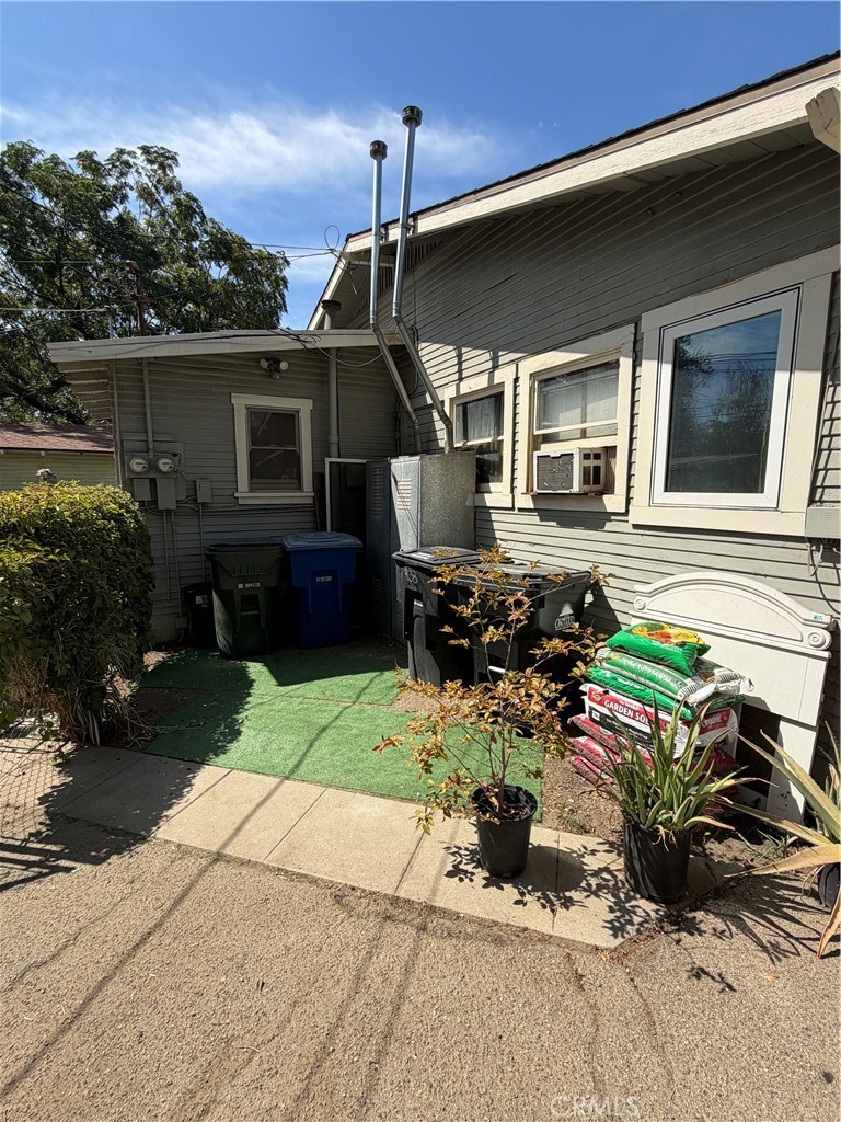 936 N Laurel Property Photo 43