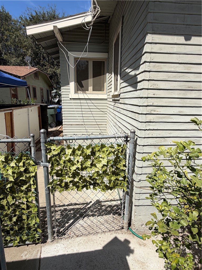 936 N Laurel Property Photo 46