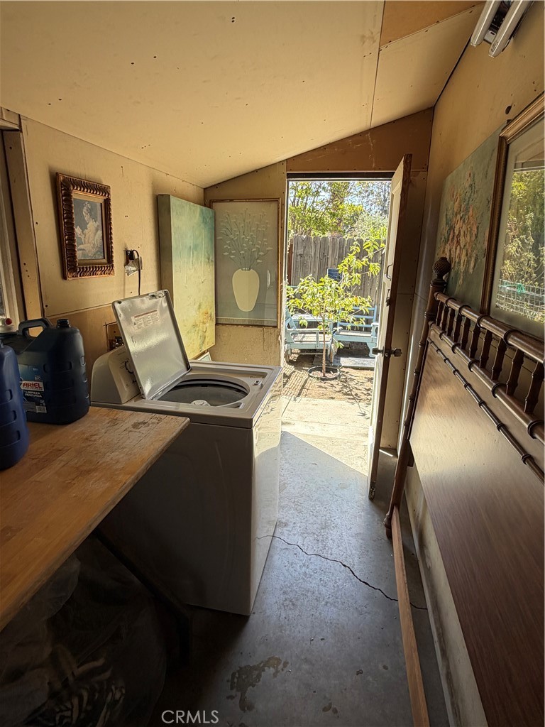 936 N Laurel Property Photo 61