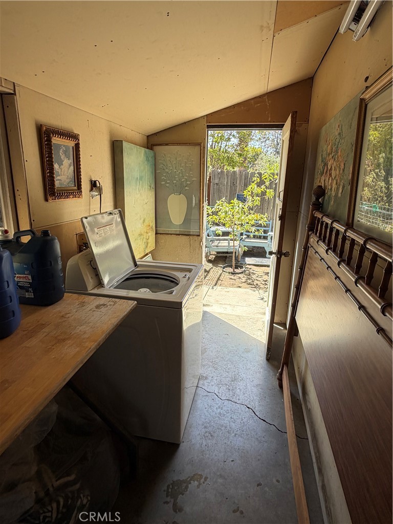 936 N Laurel Property Photo 61