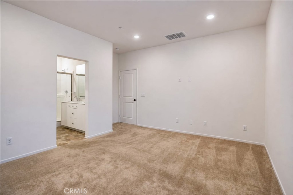 5585 Kate Way 6 Property Photo 8