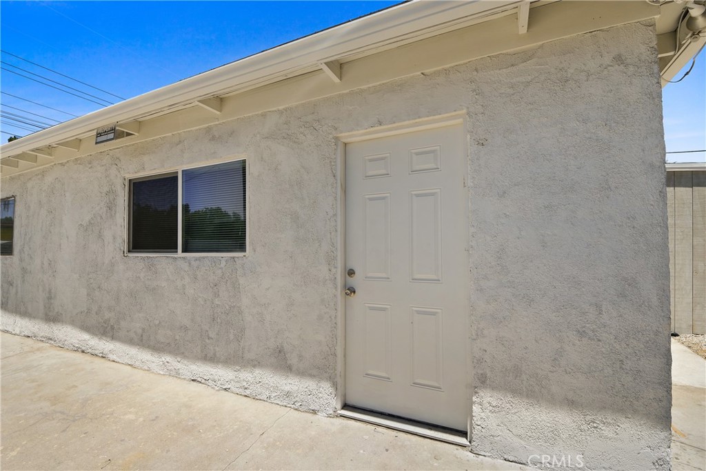 3008 N Arrowhead B Property Photo 2