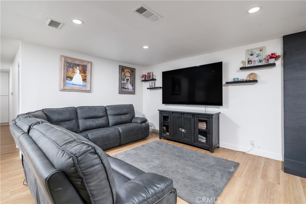 6241 Filkins Avenue Property Photo 8