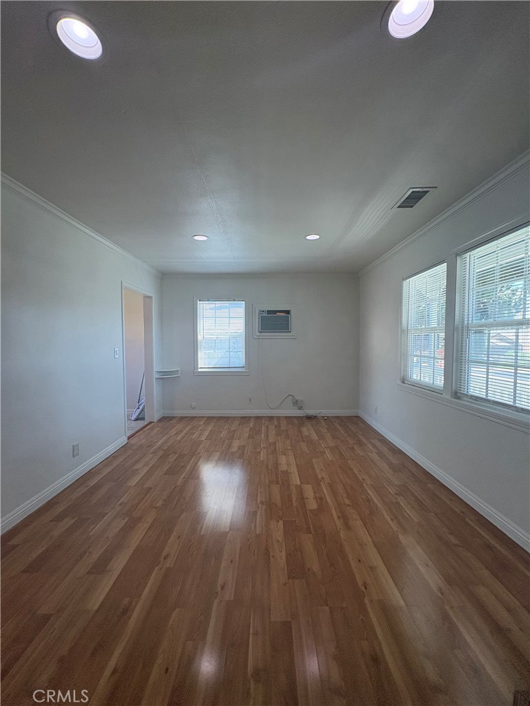 7748 Pickering Property Photo 4
