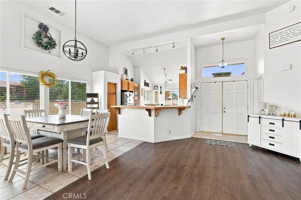 18170 Capri Property Photo 7