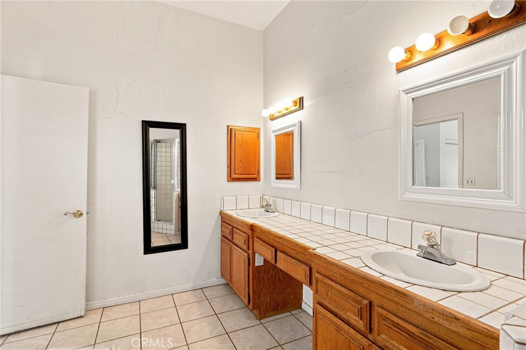 18170 Capri Property Photo 31