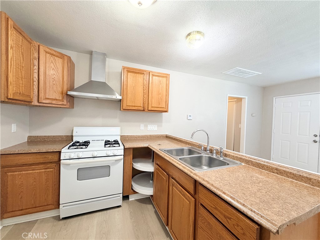 350 S Ashford Avenue Property Photo 7