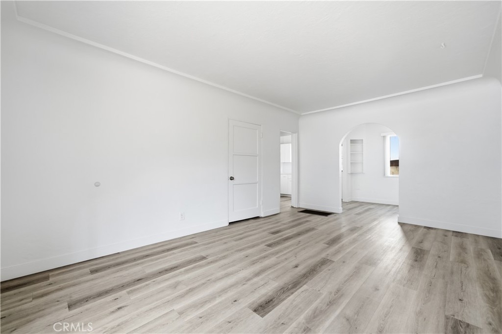 2472 Chestnut Avenue Property Photo 8