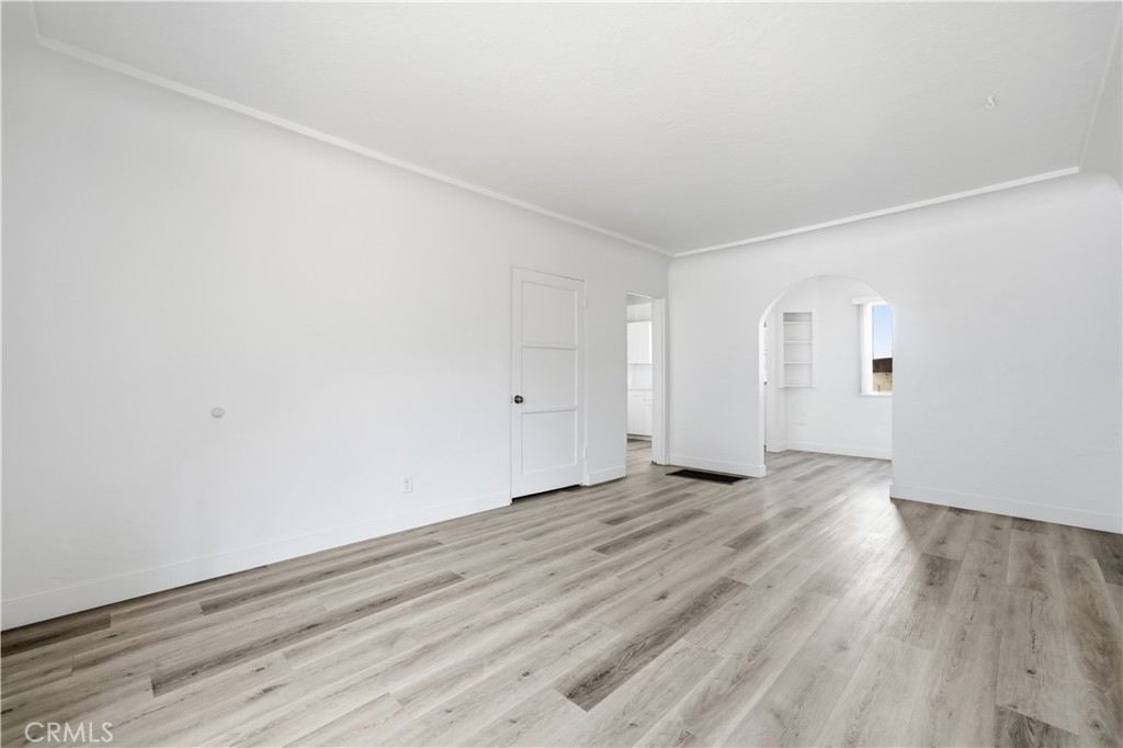 2472 Chestnut Avenue Property Photo 8