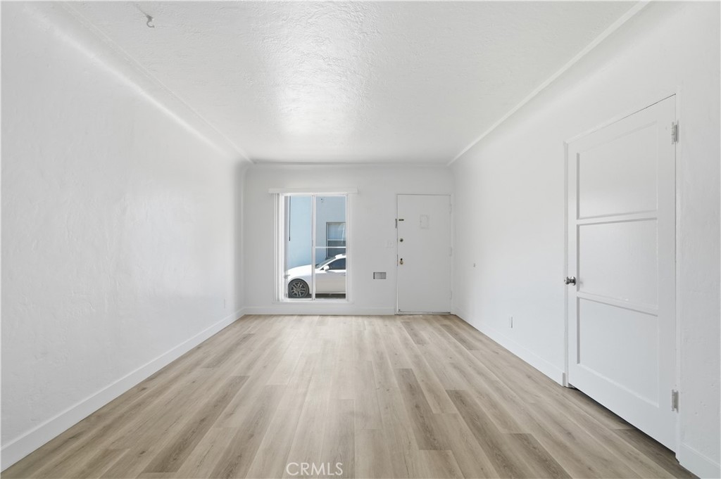 2472 Chestnut Avenue Property Photo 10