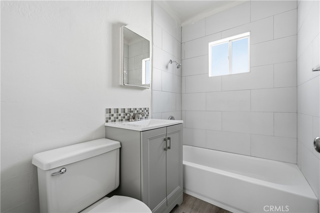 2472 Chestnut Avenue Property Photo 24