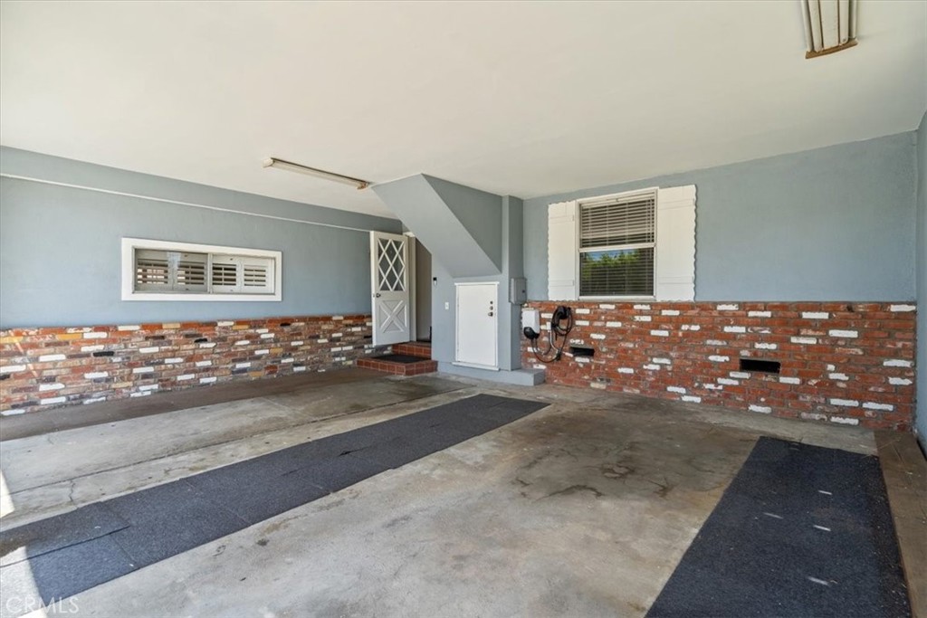 15701 Tuba Property Photo 4