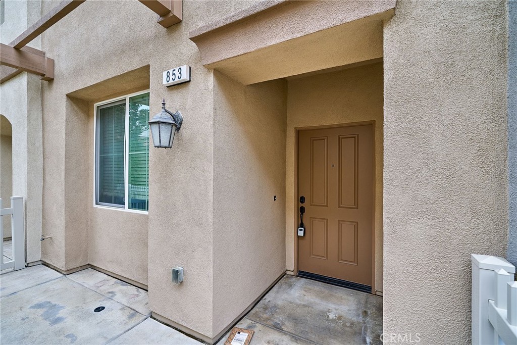 853 E Hollyvale Property Photo 7