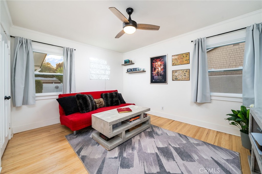 887 N 1st Avenue Property Photo 17