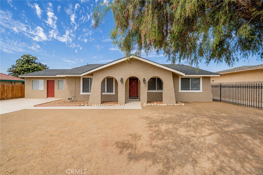 732 S Acacia Property Photo 2