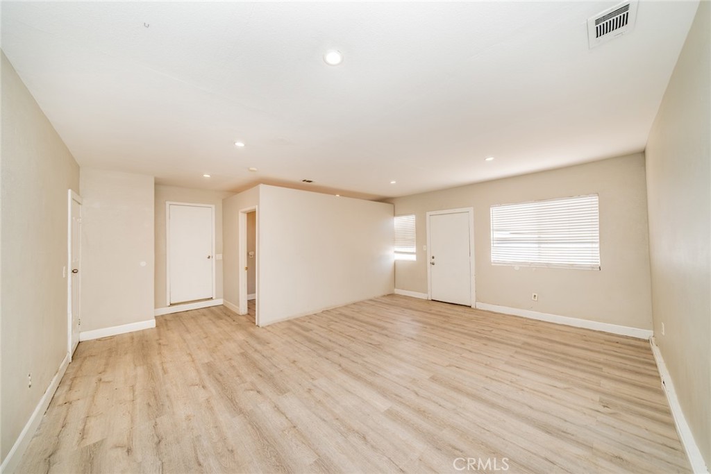 732 S Acacia Property Photo 5