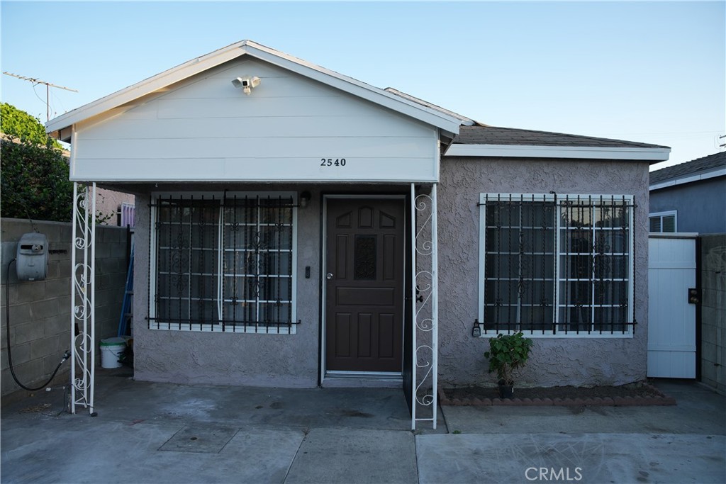 2540 E 127th Property Photo 2