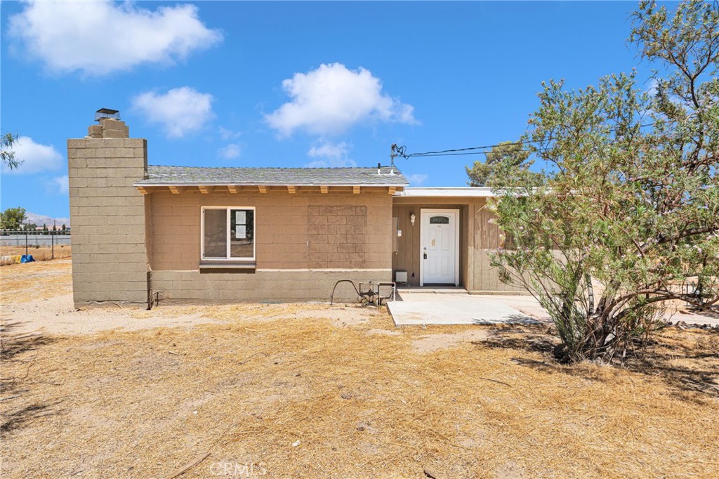 10912 Matilija Property Photo 1