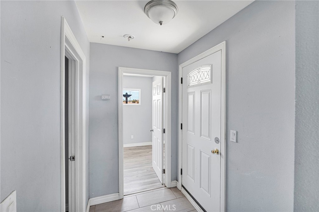 10912 Matilija Property Photo 3