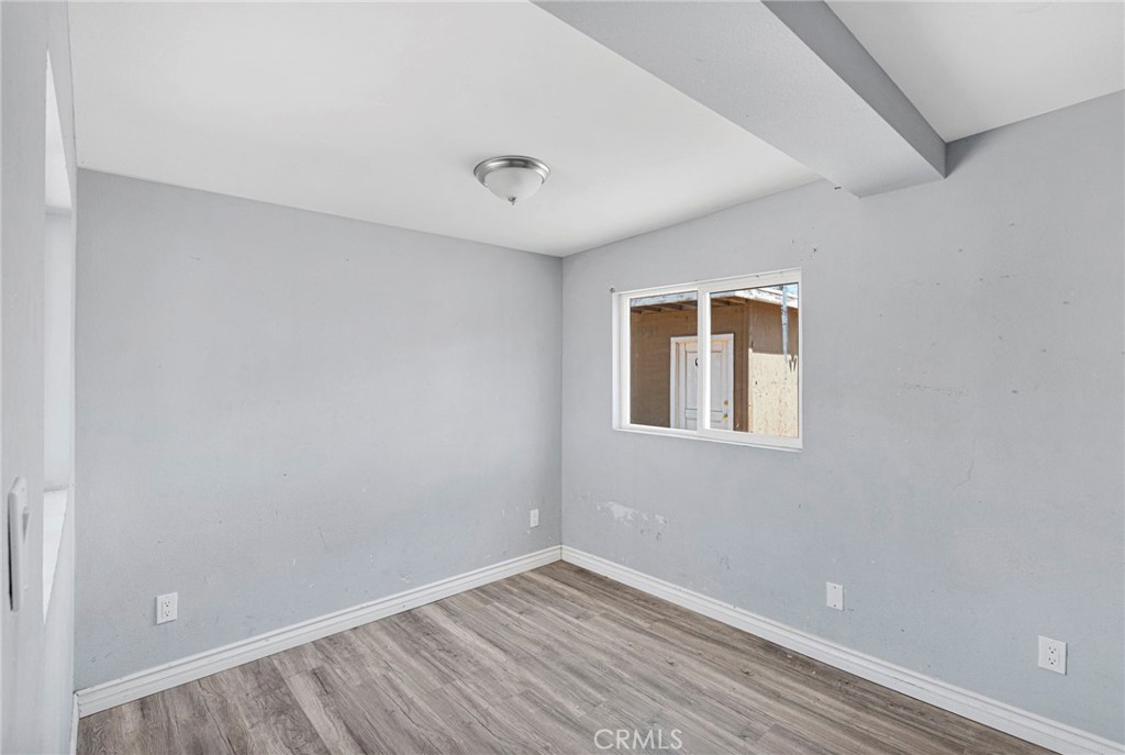 10912 Matilija Property Photo 15