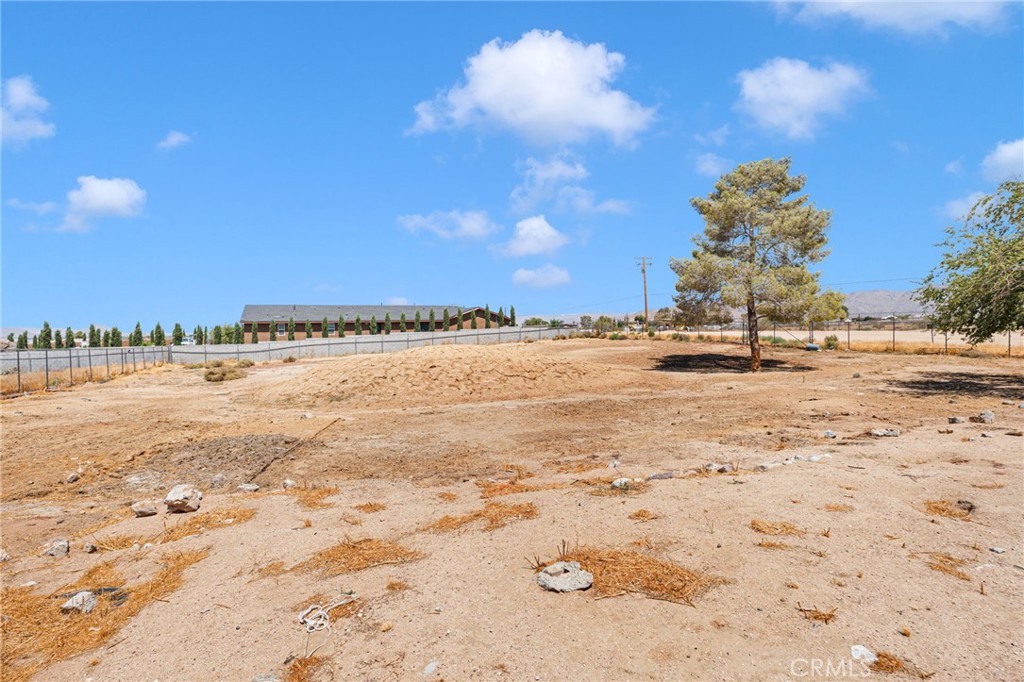 10912 Matilija Property Photo 22